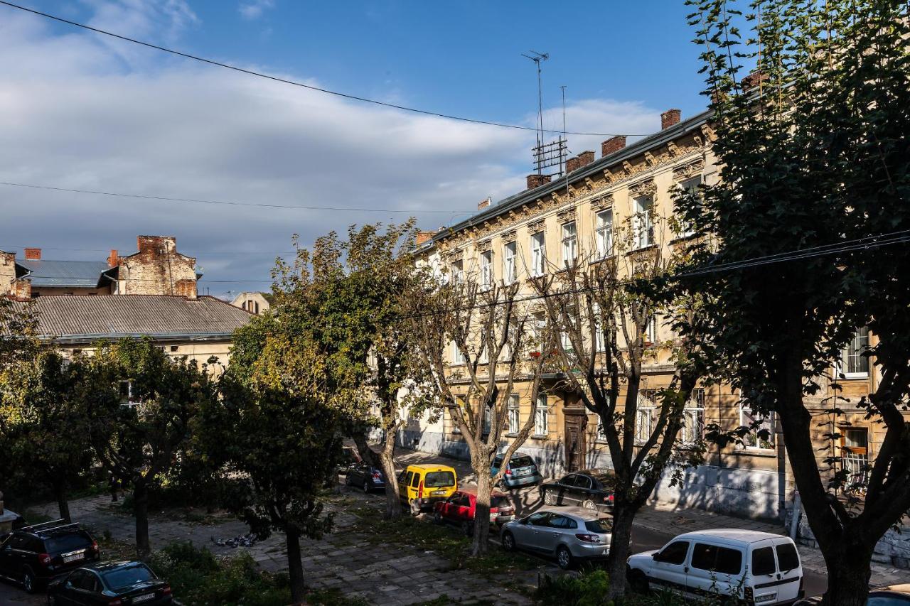 Ostriv Hostel Lviv Exterior photo