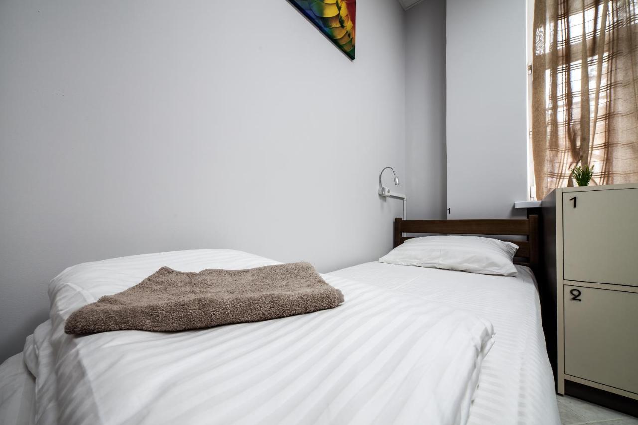 Ostriv Hostel Lviv Exterior photo