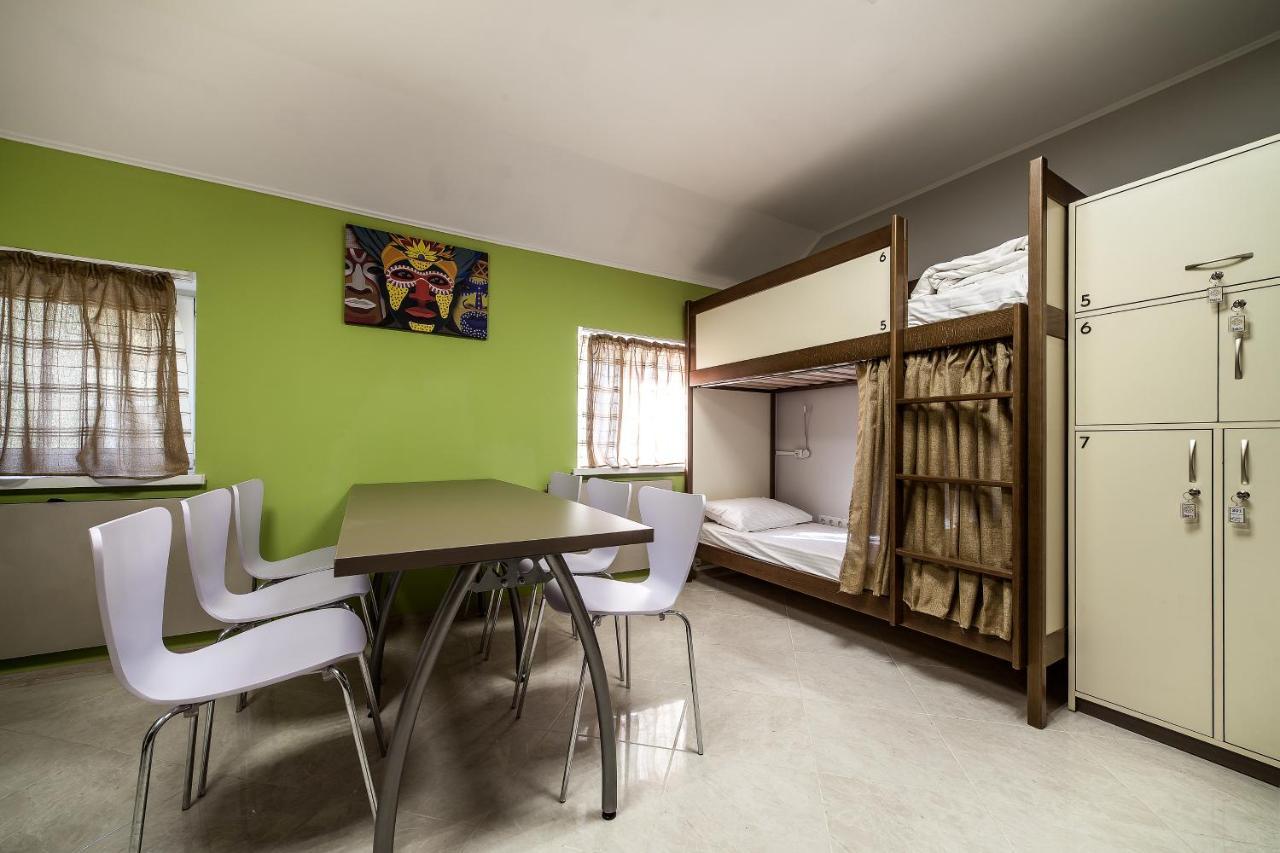 Ostriv Hostel Lviv Exterior photo