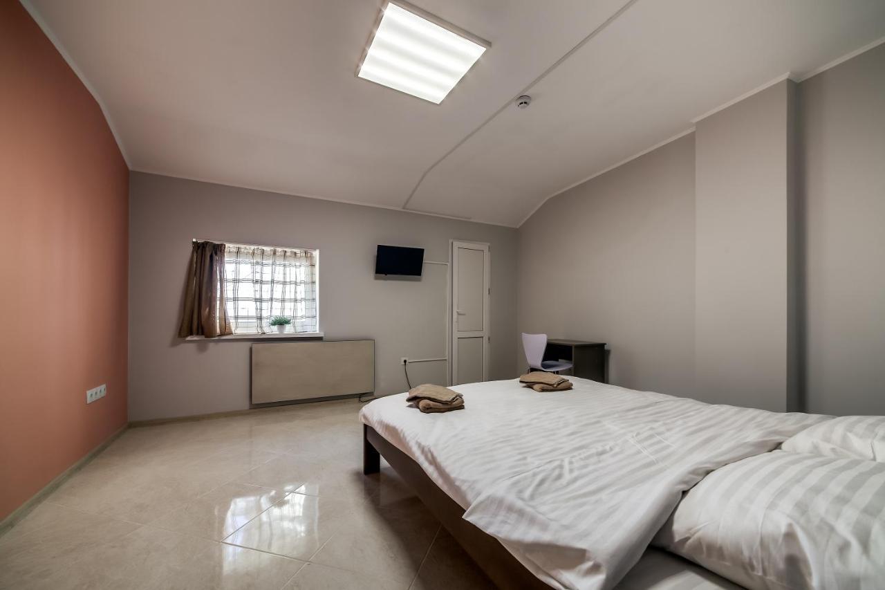 Ostriv Hostel Lviv Exterior photo